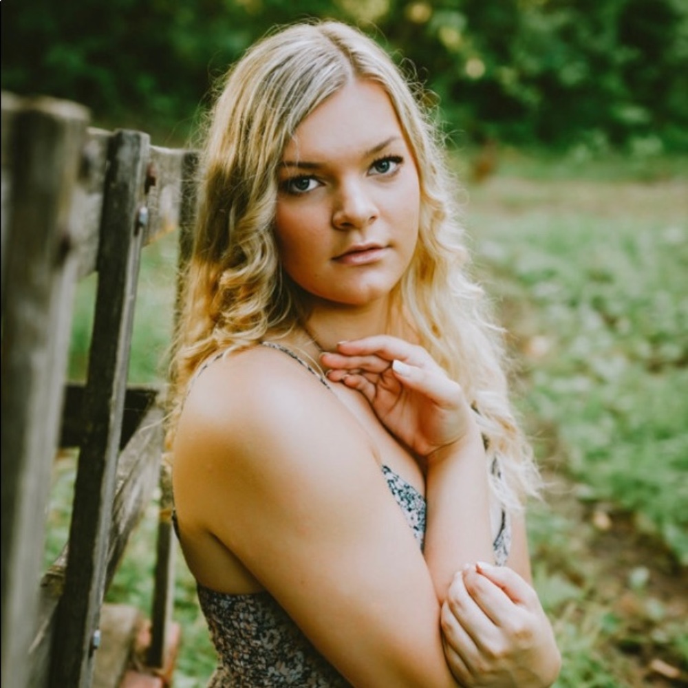 Meet your Posher, Cassie